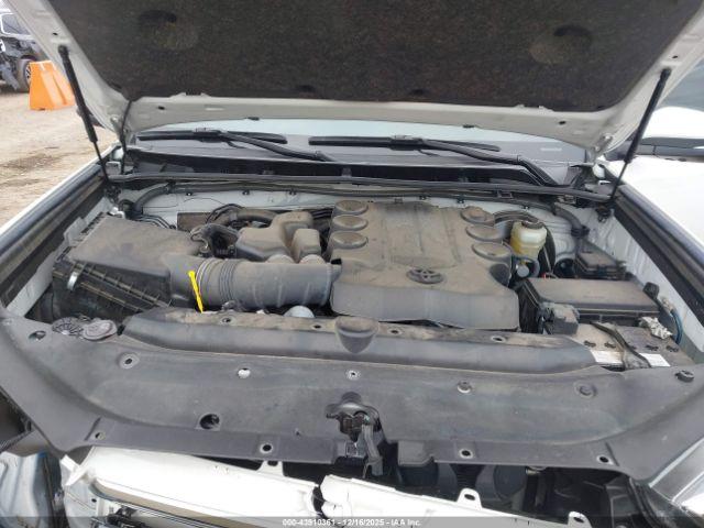 Toyota 4Runner Limited Image 5