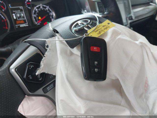 Toyota 4Runner Limited Image 11