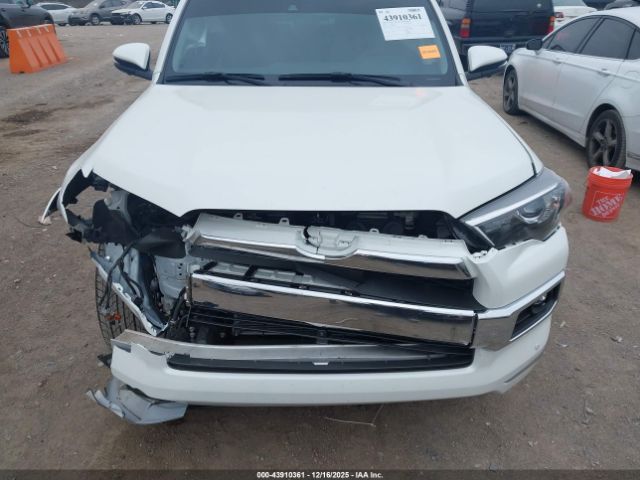 Toyota 4Runner Limited Image 16