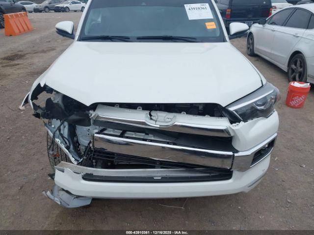 Toyota 4Runner Limited Image 16