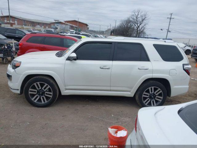 Toyota 4Runner Limited Image 3