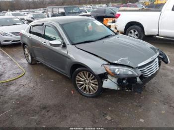  Salvage Chrysler 200