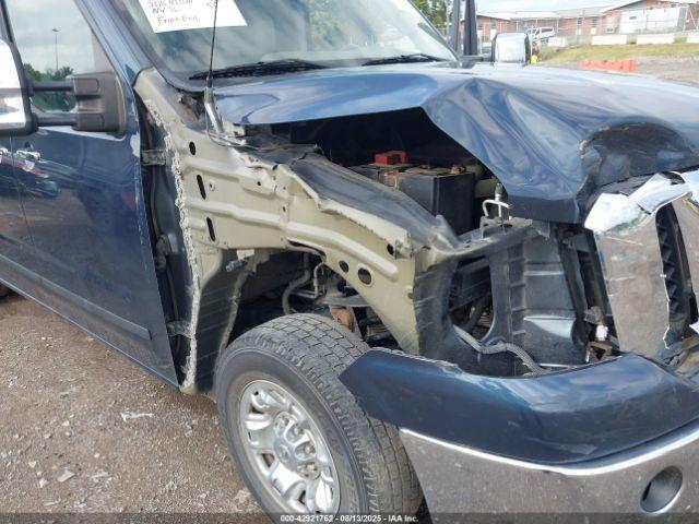 Nissan Nv Sl V8 Image 4