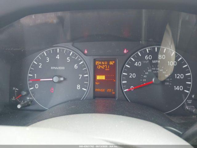 Nissan Nv Sl V8 Image 8