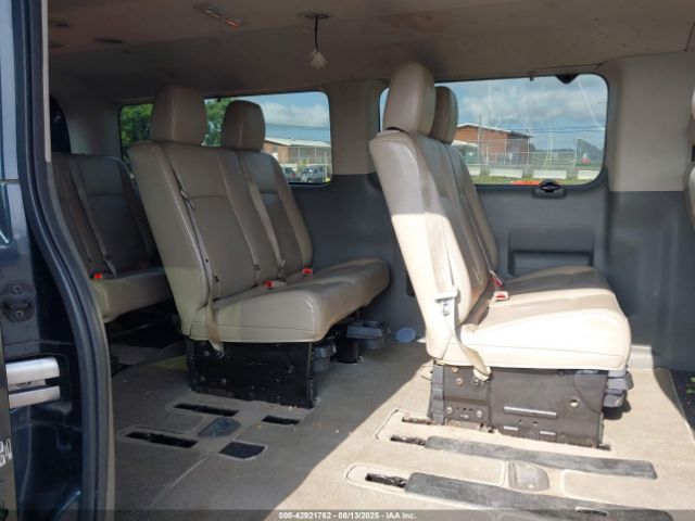 Nissan Nv Sl V8 Image 14