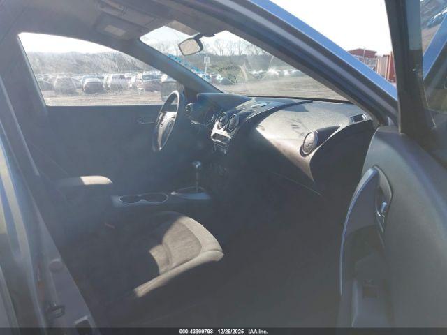 Nissan Rogue S Image 9