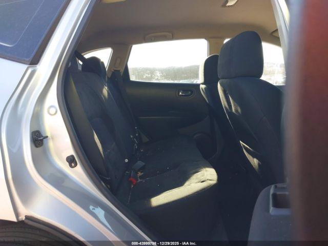 Nissan Rogue S Image 7