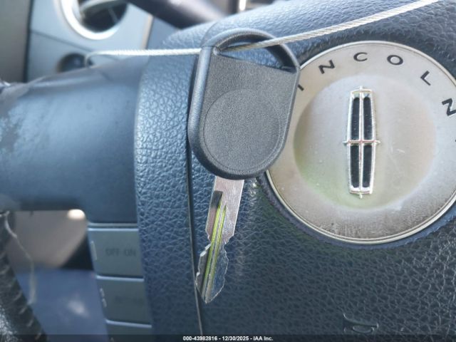 Lincoln Mark LT Image 14