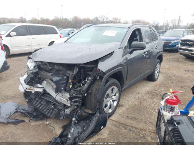 Toyota RAV4 Le Image 10