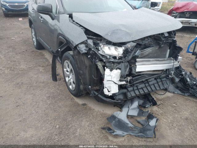 Toyota RAV4 Le Image 17