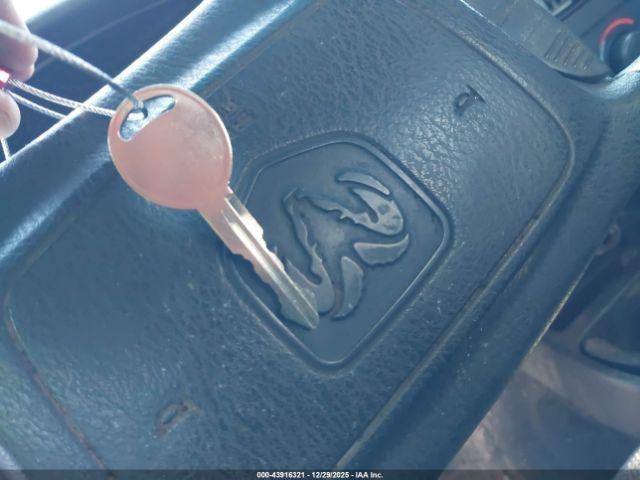 Dodge Dakota Image 2