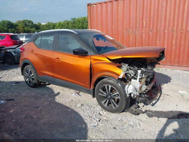  Salvage Nissan Kicks