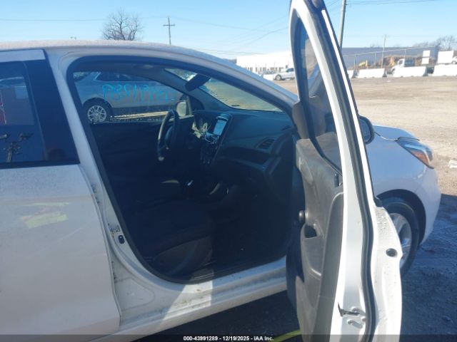 Chevrolet Spark Ls Cvt Image 9