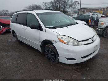  Salvage Toyota Sienna