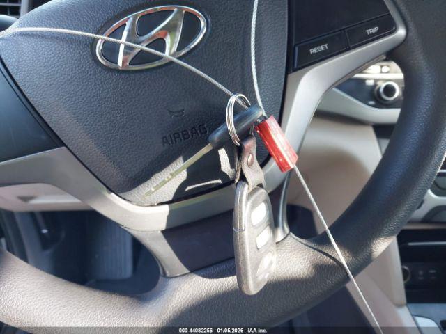 Hyundai ELANTRA Se Image 3