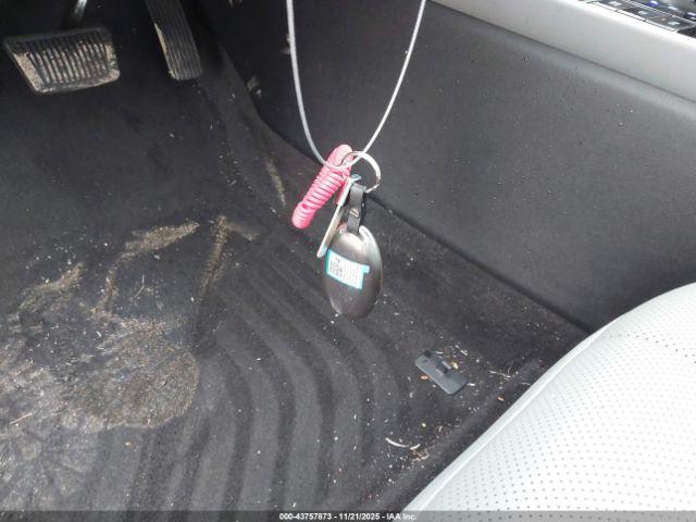 Hyundai ELANTRA Limited Image 10