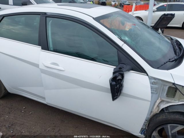 Hyundai ELANTRA Limited Image 19