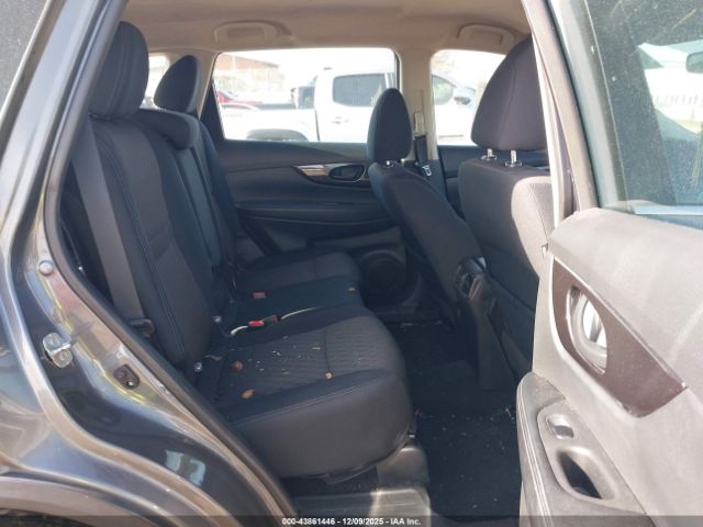 Nissan Rogue S Image 11