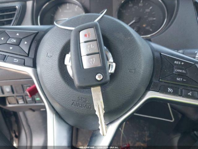 Nissan Rogue S Image 15