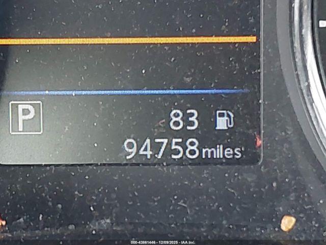 Nissan Rogue S Image 2