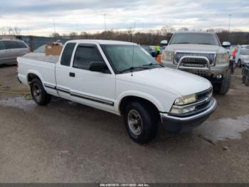  Salvage Chevrolet S-10