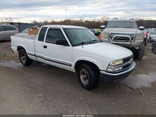  Salvage Chevrolet S-10