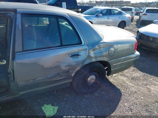 Ford Crown Victoria Police Image 6