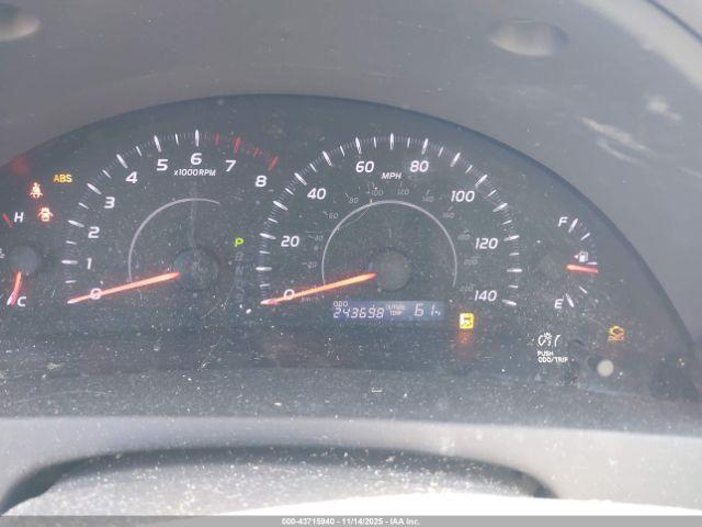 Toyota Camry Le Image 2