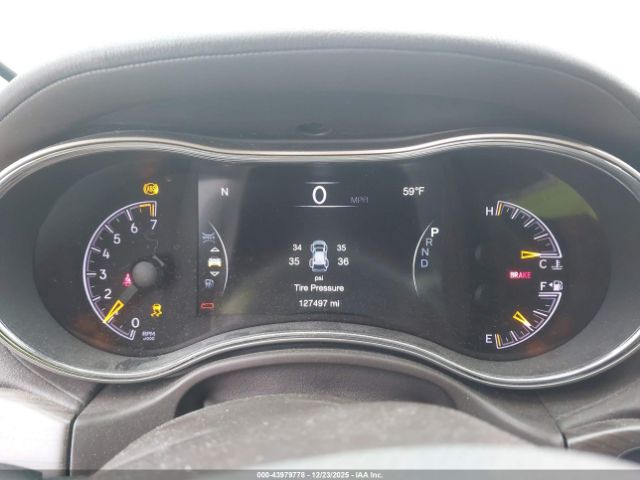 Jeep Grand Cherokee Overland Image 15