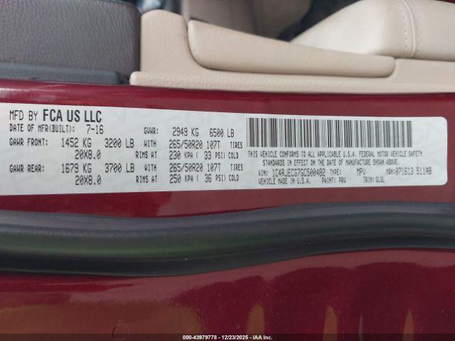 Jeep Grand Cherokee Overland Image 4