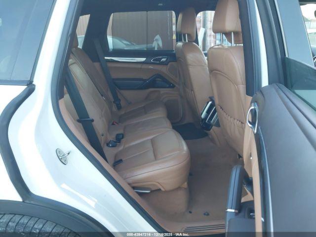 Porsche Cayenne Image 13