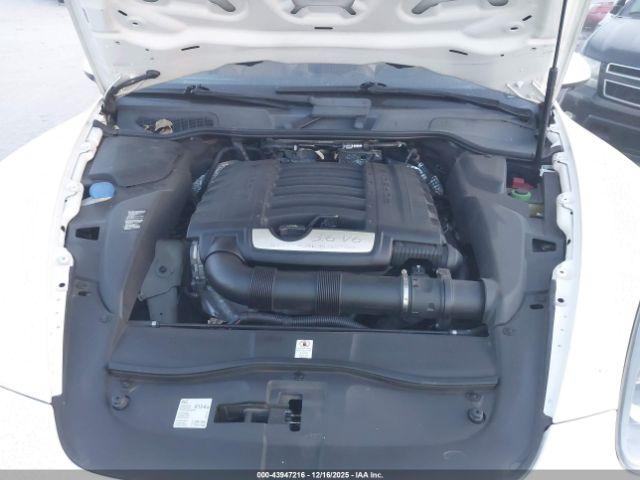 Porsche Cayenne Image 12