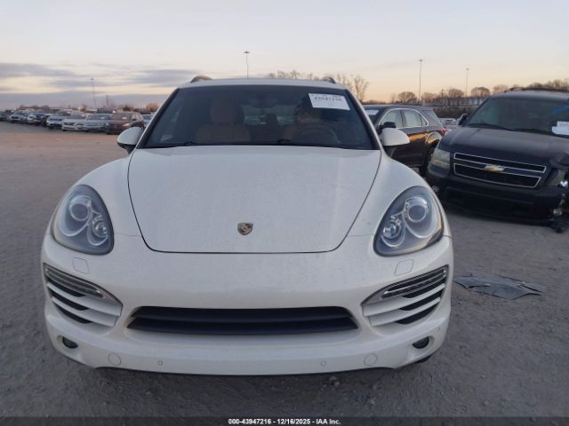 Porsche Cayenne Image 16