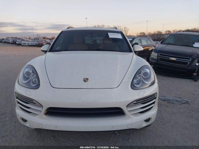 Porsche Cayenne Image 16