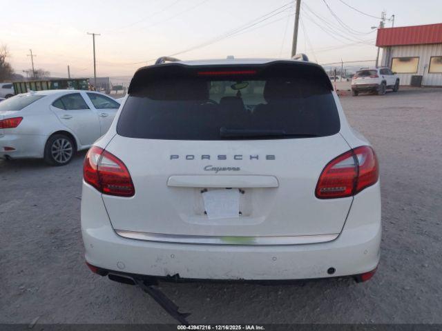 Porsche Cayenne Image 14