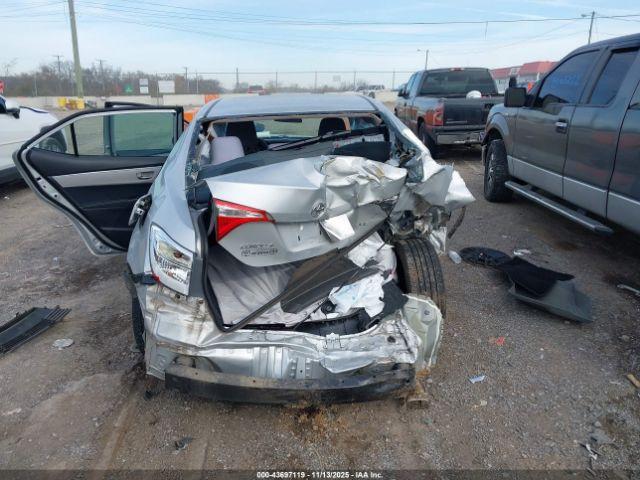 Toyota Corolla Le Image 13