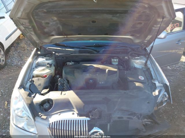 Buick Lucerne Cxl Image 12