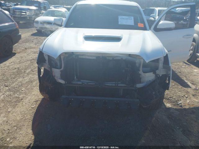 Toyota Tacoma Trd Sport Image 3