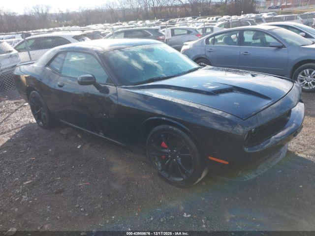  Salvage Dodge Challenger