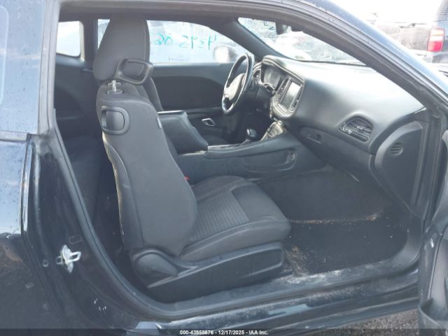 Dodge Challenger Sxt Image 7