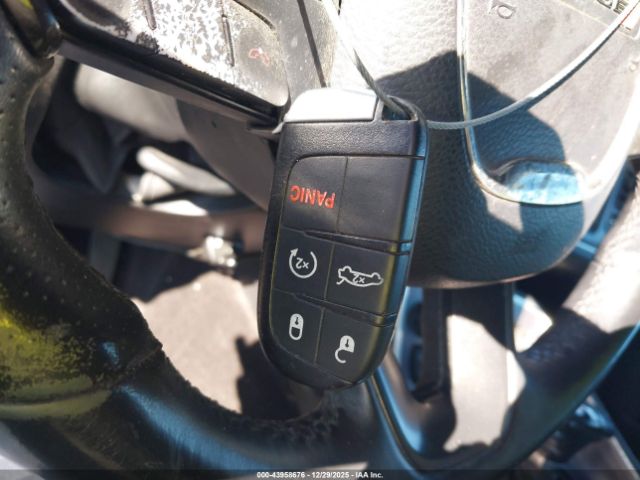 Dodge Challenger Sxt Image 6