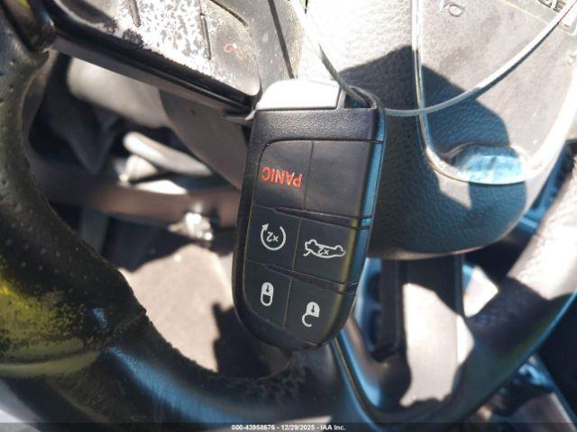 Dodge Challenger Sxt Image 6