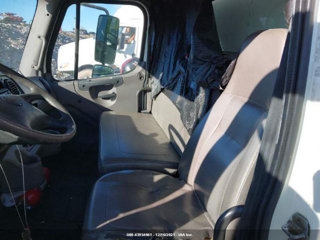 Freightliner M2 106 Medium Duty Image 15