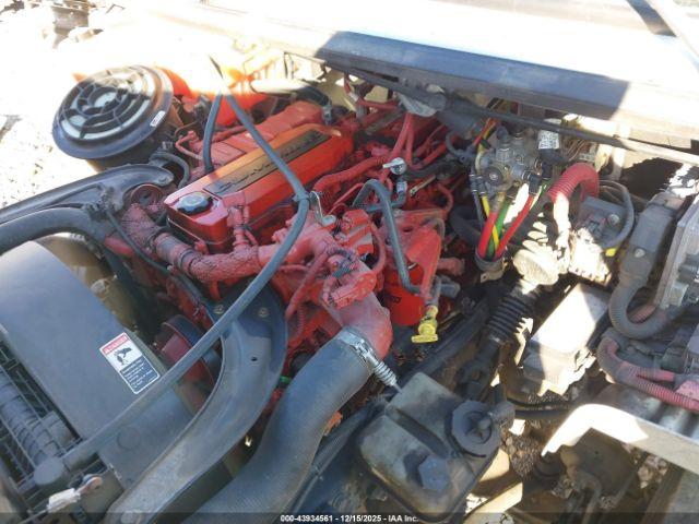 Freightliner M2 106 Medium Duty Image 9