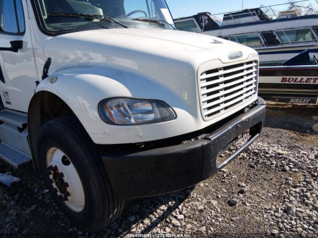 Freightliner M2 106 Medium Duty Image 12
