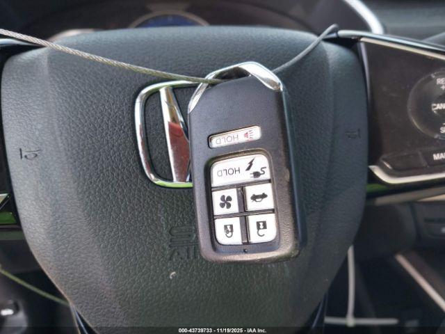 Honda Clarity Plug-In Hybrid Touring Image 17