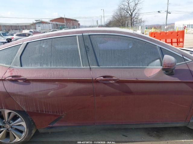 Honda Clarity Plug-In Hybrid Touring Image 3