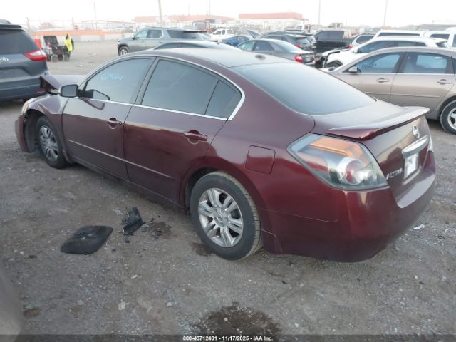 Nissan Altima Image 2