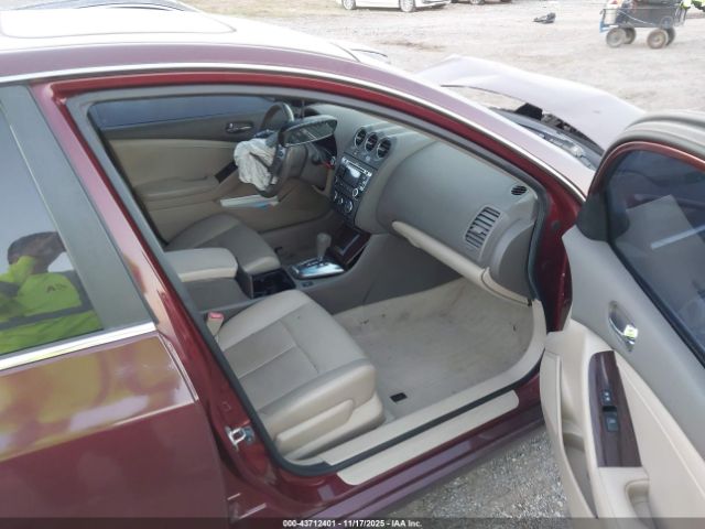 Nissan Altima Image 5