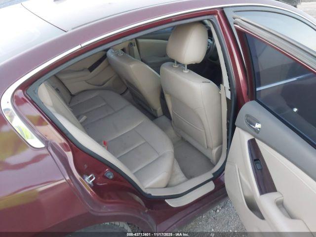 Nissan Altima Image 6